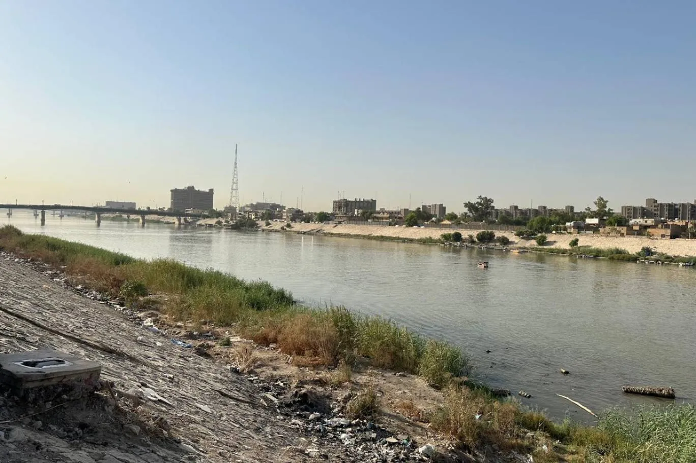 العراق يتحرك لمعالجة تلوث دجلة والفرات وشط العرب.. خطة حكومية تستهدف أكبر مصادر التلوث