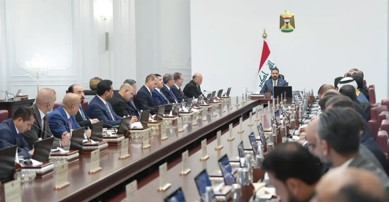 الحكومة العراقية تقر حزمة قرارات خدمية واستثمارية جديدة.. أراضٍ سكنية ومياه وصحة وإيرادات للمحافظات