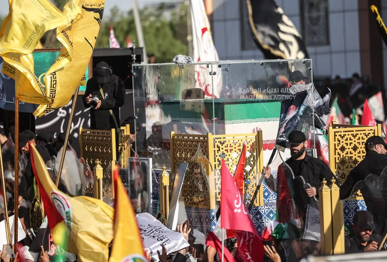 العراق يعلن انتهاء مراسم تشييع خامنئي في النجف وكربلاء ويكشف حصيلة أولية للمشاركين