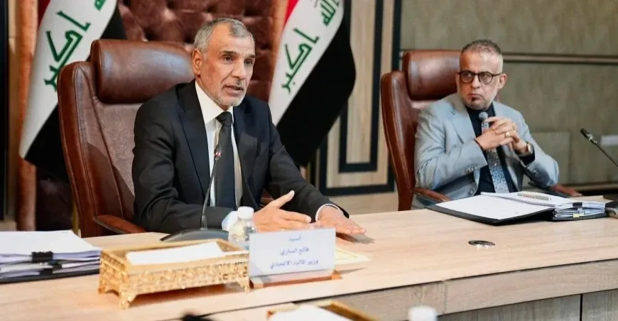 وزير المالية العراقي يطلب المثول أمام البرلمان لعرض الواقع المالي.. أزمة السيولة والرواتب في صدارة الملفات