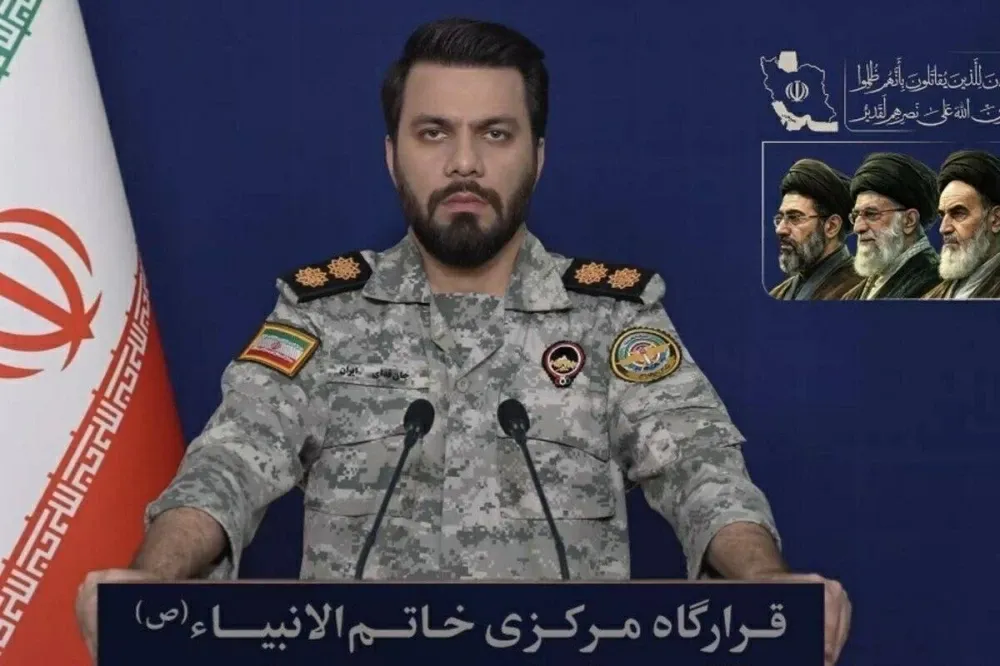 إيران تعلن استهداف قواعد أميركية في المنطقة بصواريخ ومسيّرات