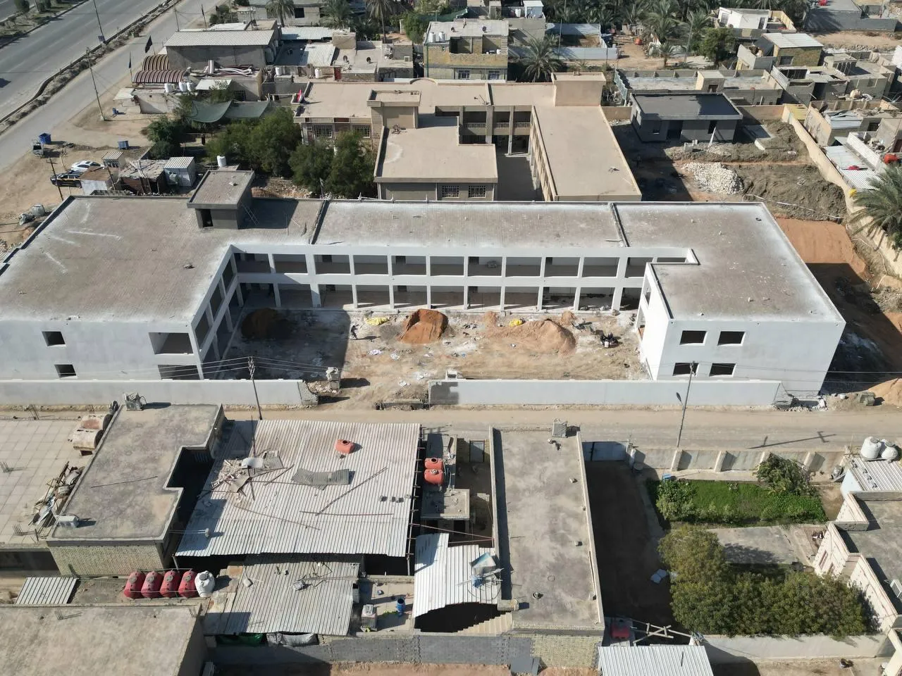 كربلاء أمام أزمة مدارس.. 350 مدرسة جديدة ومئات المشاريع متوقفة بسبب تأخر الموازنة
