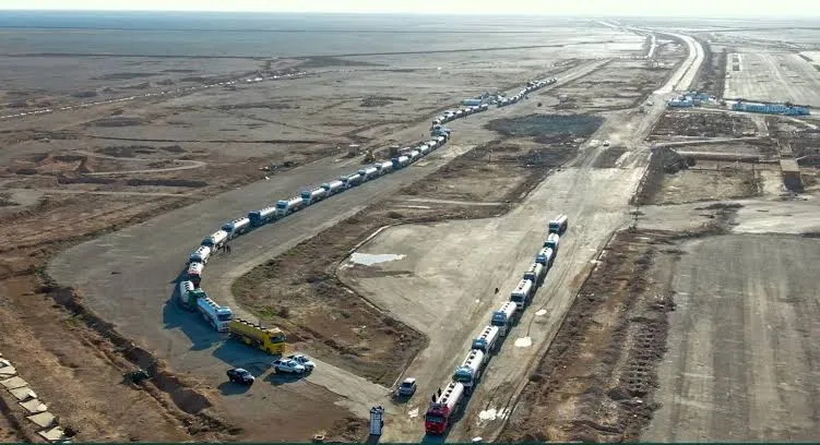 العراق وسوريا تبحثان تسريع حركة التجارة عبر منفذ الوليد–التنف واستئناف عبور المسافرين