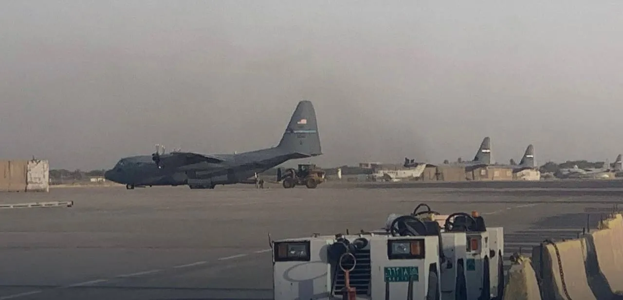 طائرة أميركية تغادر قاعدة فكتوريا في بغداد مع اقتراب انتهاء مهمة التحالف